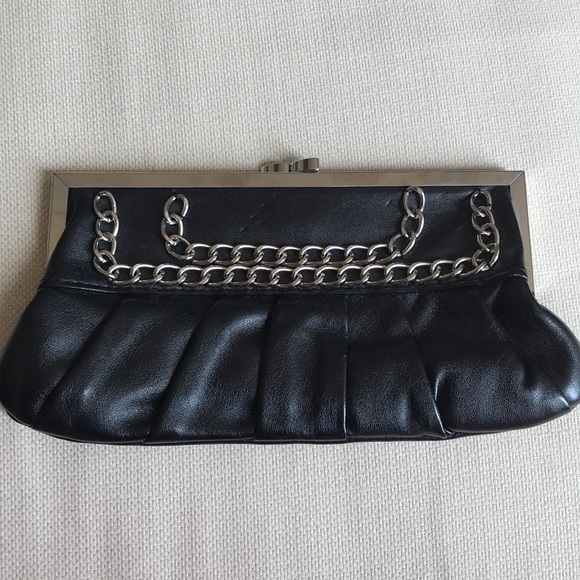 Clutch - Picture 1 of 3